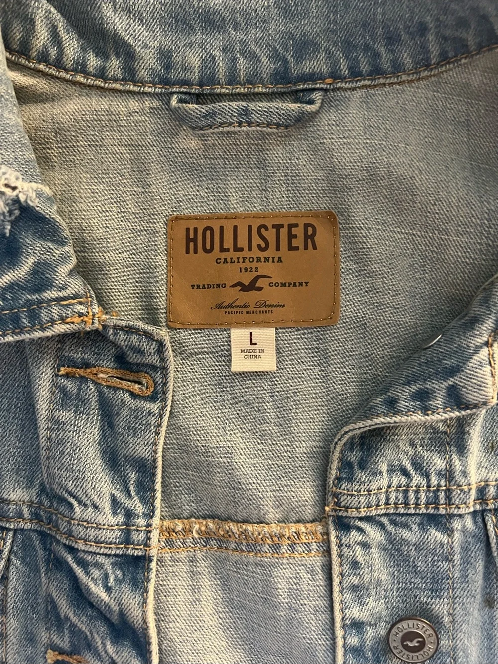 Hollister Light Blue Denim Vest Jacket Women’s Large Light Wash - Picture 2 of 5